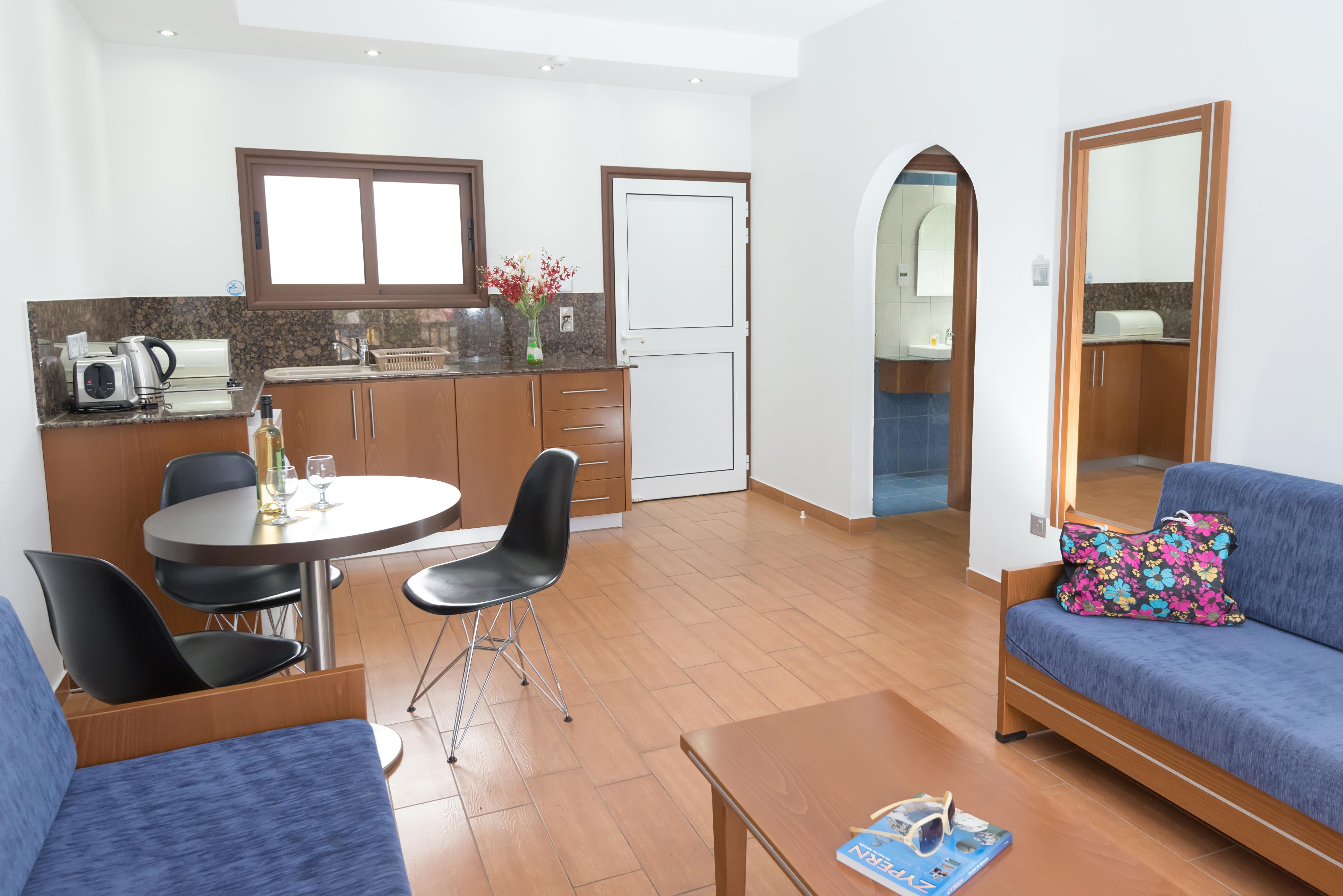 Апарт-отель Loutsiana Deluxe Apts 3*