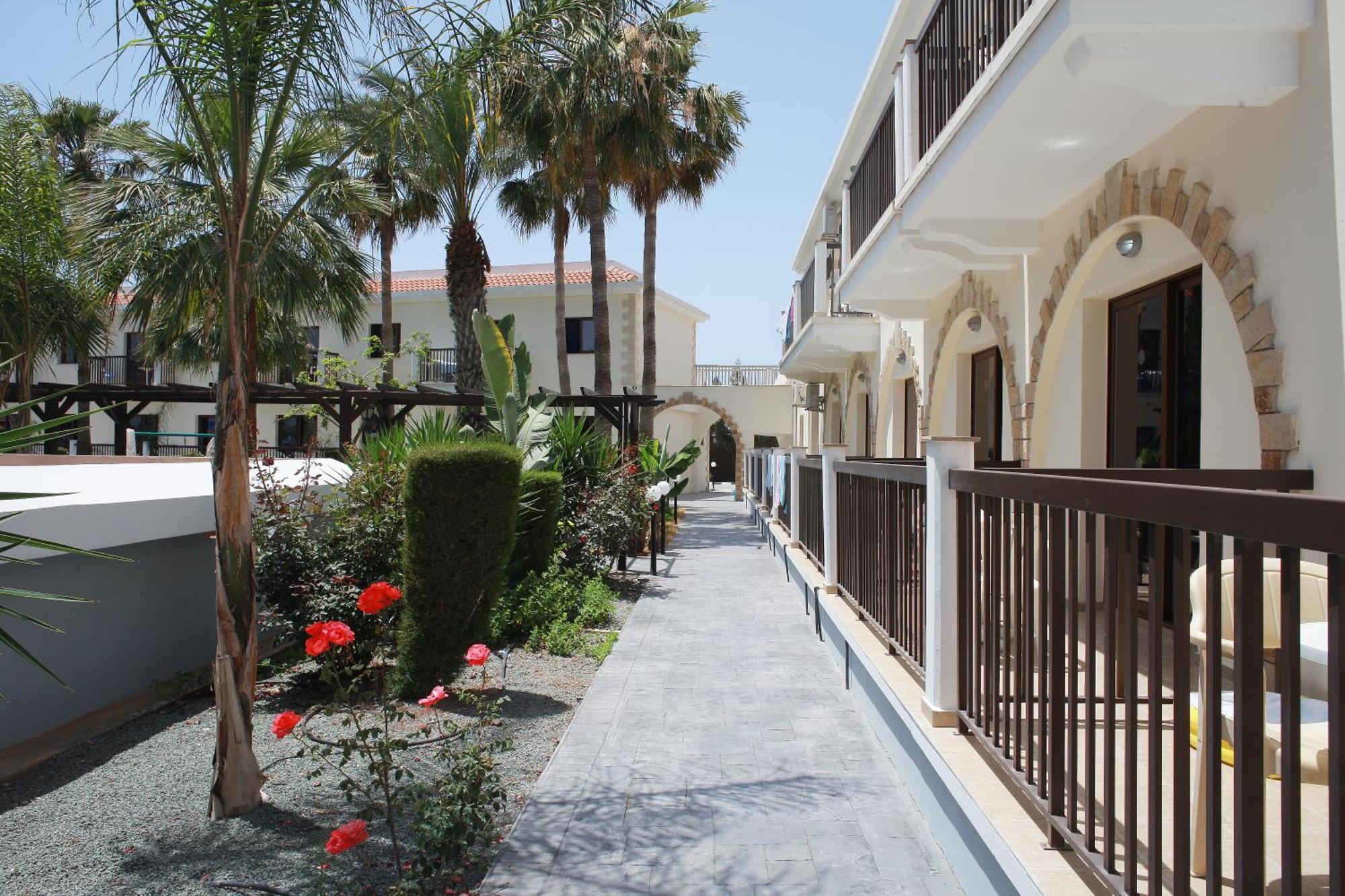 Апарт-отель Loutsiana Deluxe Apts Айя-Напа