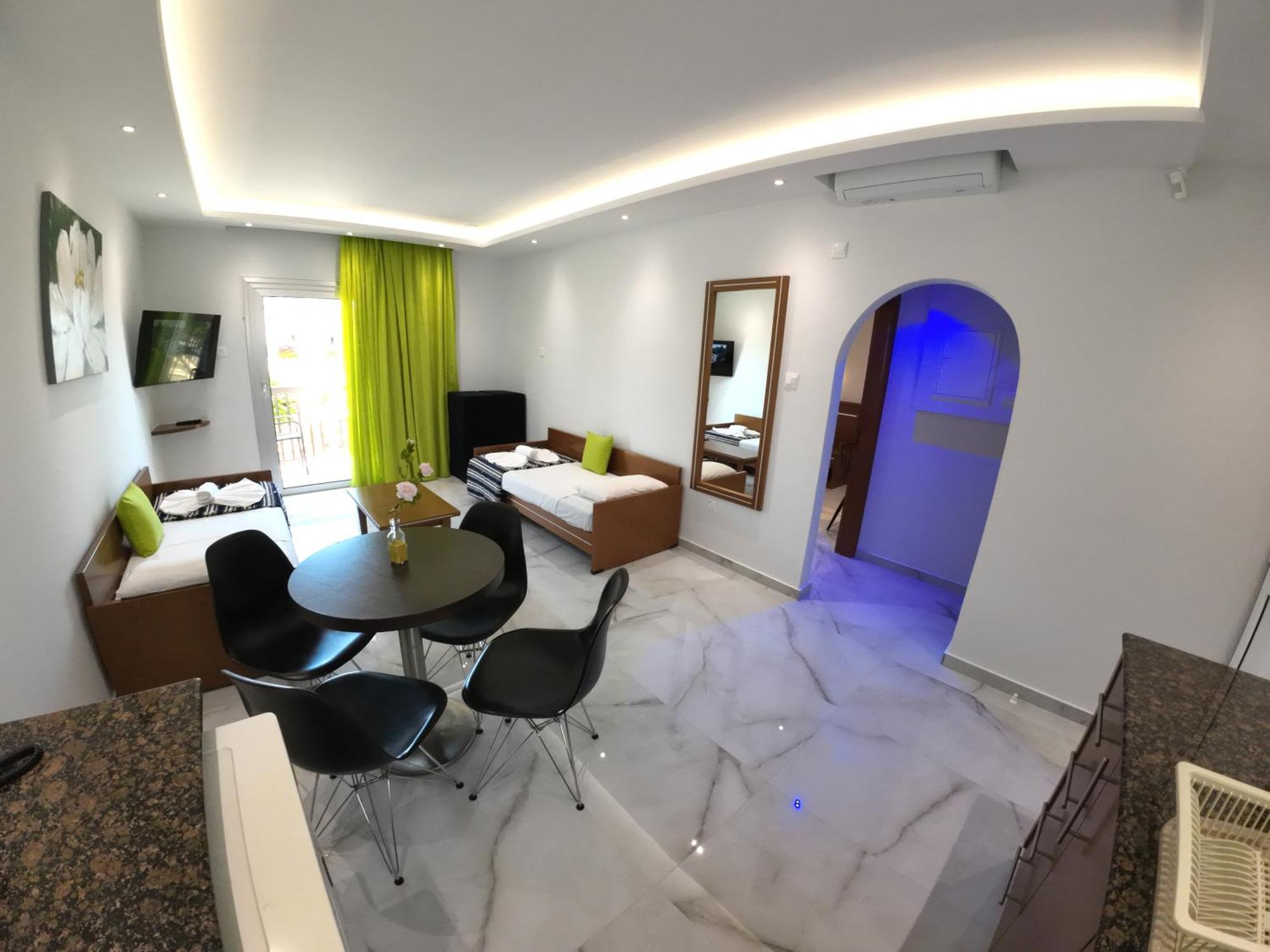 Aparthotel Loutsiana Deluxe Apts 3*