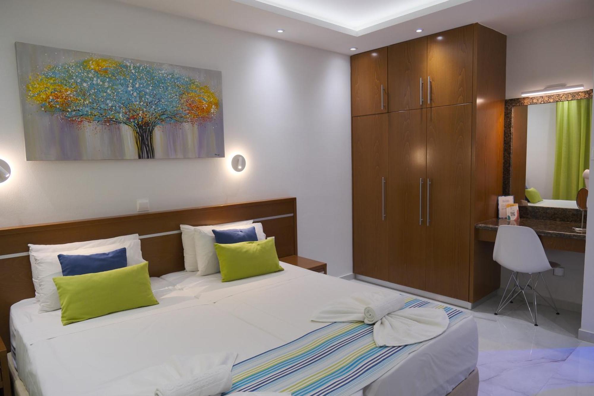Loutsiana Deluxe Apts Apartmanhotel
