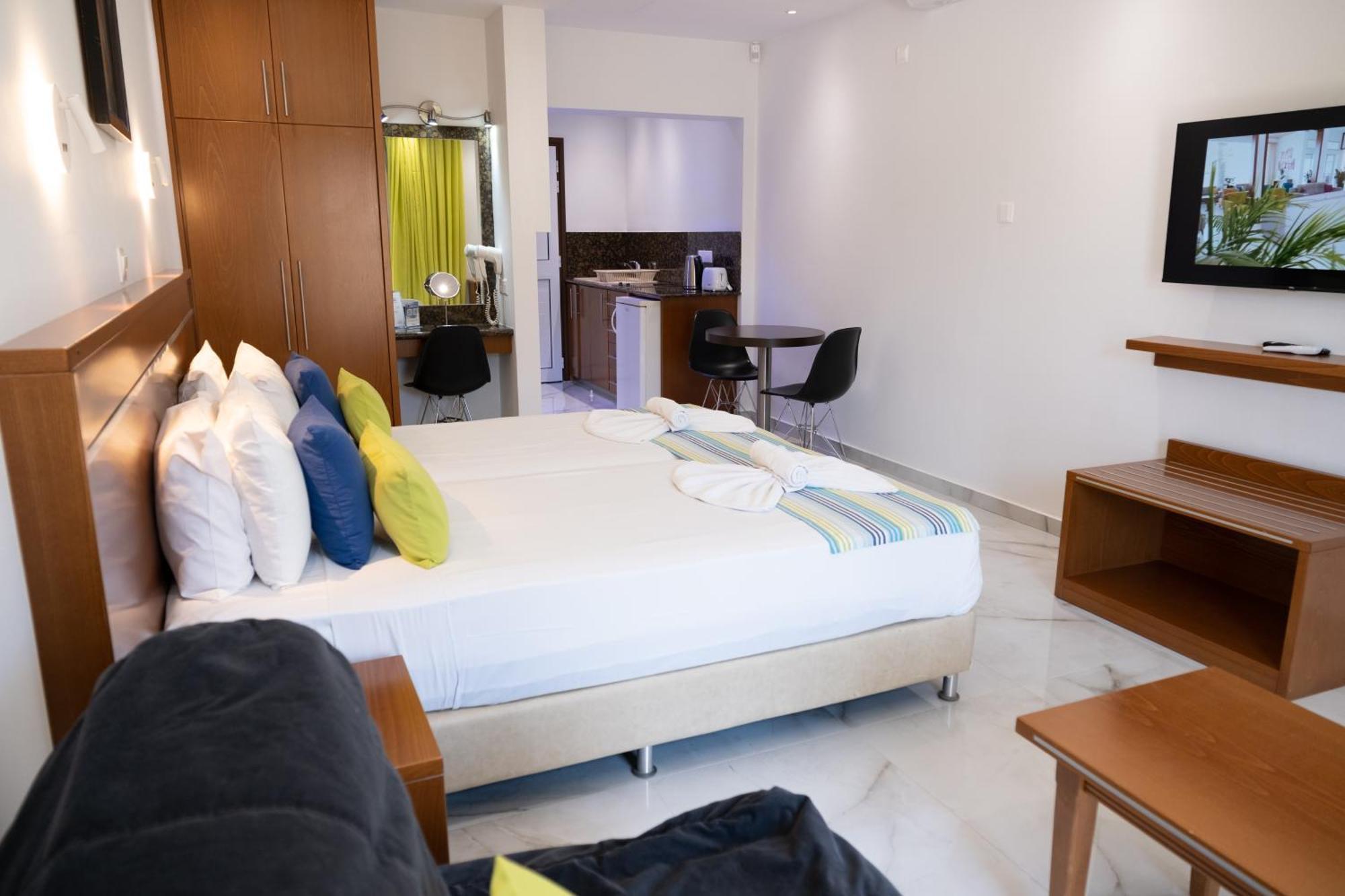 Loutsiana Deluxe Apts Apartmanhotel