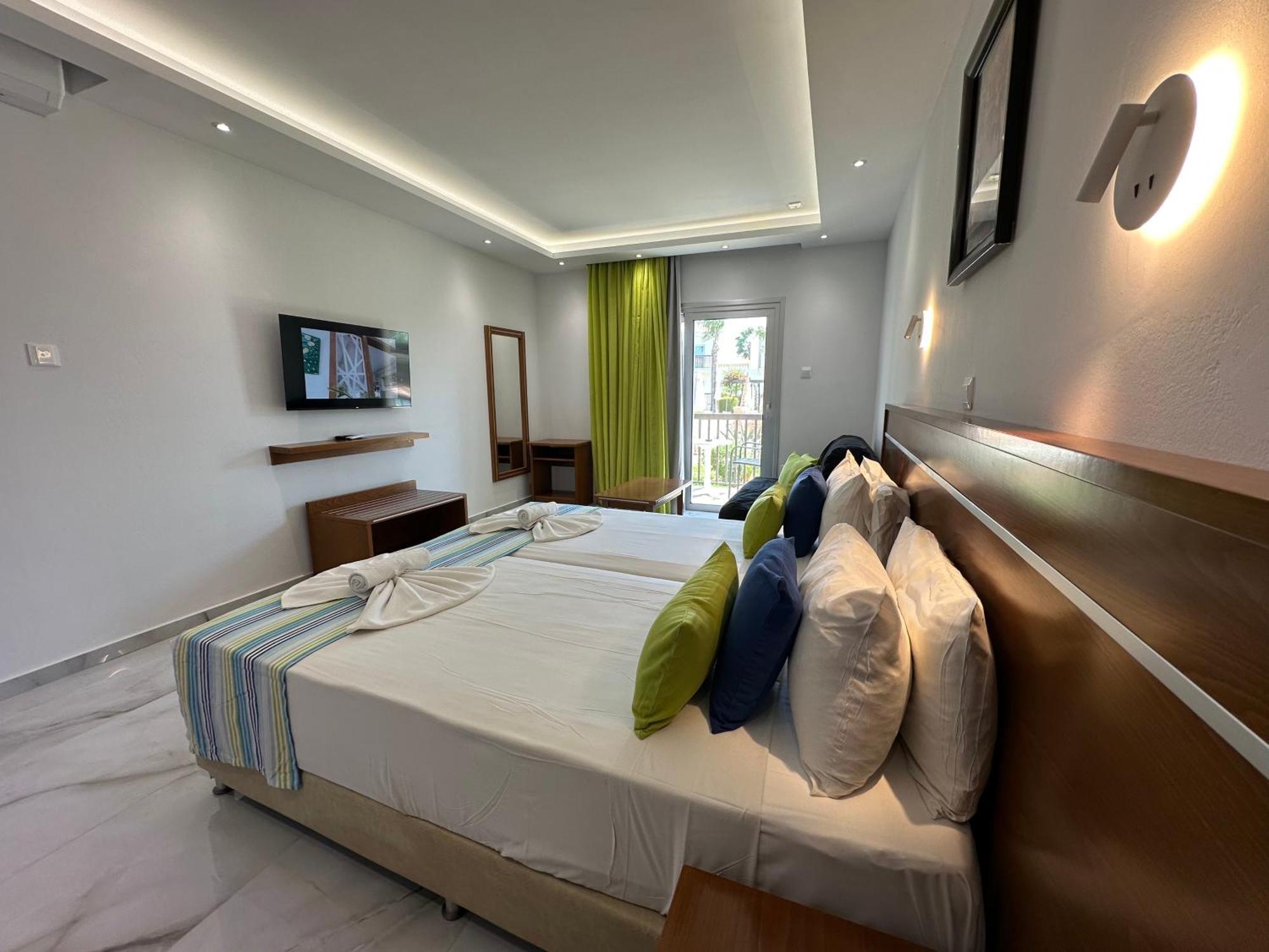 Loutsiana Deluxe Apts Apartmanhotel